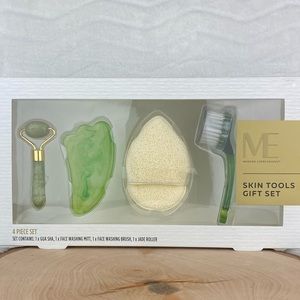 ✌🏼3/$30✌🏼Skin Tools Gift set: Gua Sha, Jade Roller, Facial Brush, Washing Mitt